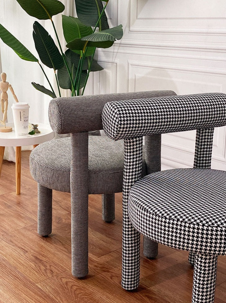 CHK001 - โต๊ะ (เก้าอี้)